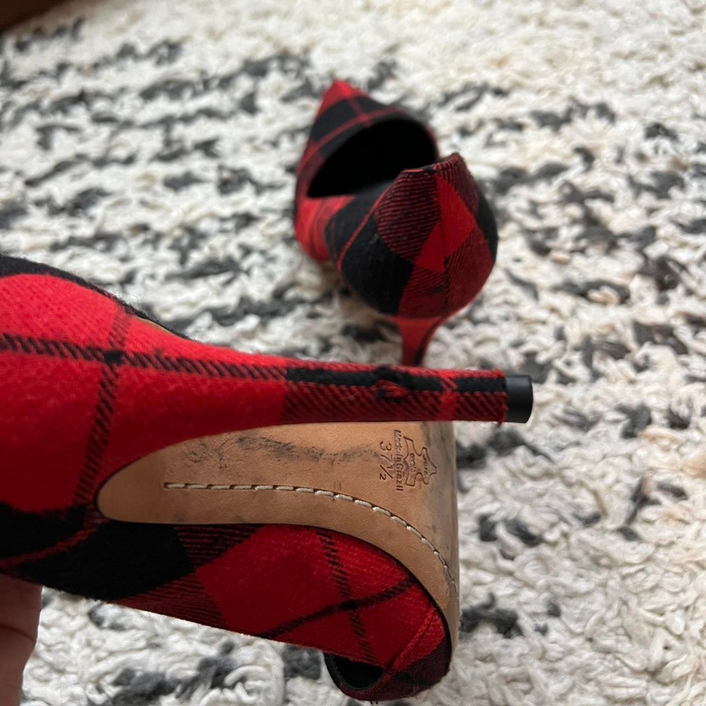 Alice + Olivia Red & Black Plaid Pumps - Size 37.5 - Picture 7 of 7
